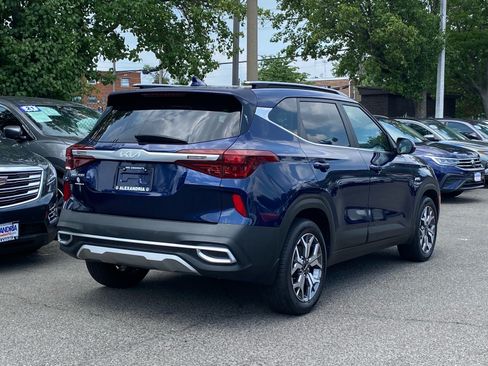 Used 2022 Kia Seltos EX AWD/4WD image 3