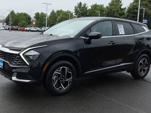 Used 2023 Kia Sportage LX AWD/4WD image 4