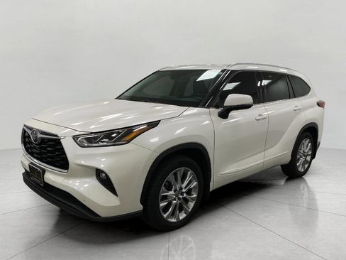 Used 2021 Toyota Highlander Limited image 12