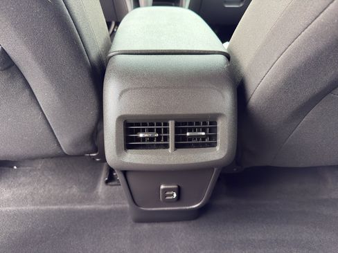 Used 2021 Chevrolet Equinox LS w/ LS Convenience Package FWD image 30