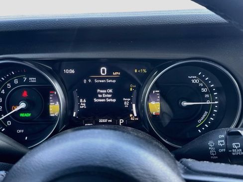 Used 2023 Jeep Wrangler Unlimited w/ Sun & Screen Package AWD/4WD image 13