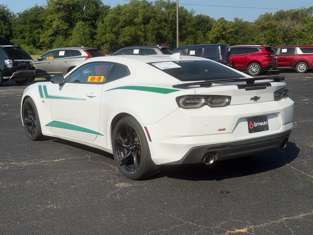 Used 2019 Chevrolet Camaro SS w/ Black Appearance Package RWD image 7