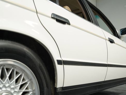 Used 1989 BMW 525i Sedan image 22