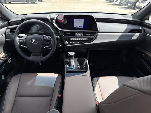 Certified 2025 Lexus ES 350 w/ Premium Package image 11