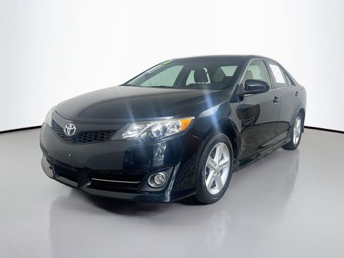 Used 2014 Toyota Camry SE FWD image 10