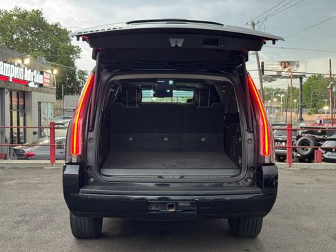 Used 2019 Chevrolet Suburban LT AWD/4WD image 30