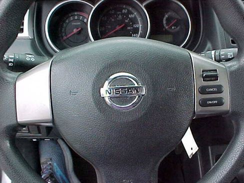 Used 2011 Nissan Versa 1.8 S w/ Plus Pkg FWD image 23