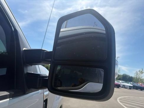 Used 2018 Ford F250 Lariat w/ Lariat Ultimate Package AWD/4WD image 8
