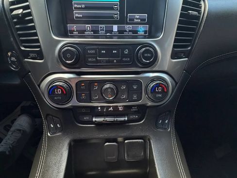 Used 2020 Chevrolet Suburban LT w/ Luxury Package AWD/4WD image 23