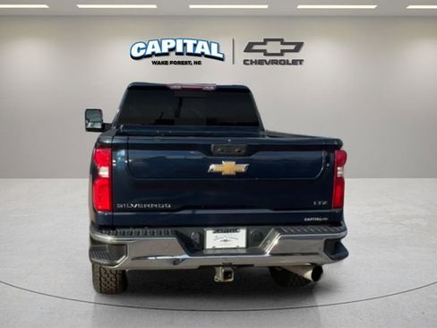Used 2022 Chevrolet Silverado 2500 LTZ w/ LTZ Convenience Package image 4