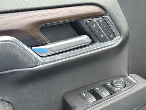 Used 2025 GMC Sierra 1500 SLT image 17