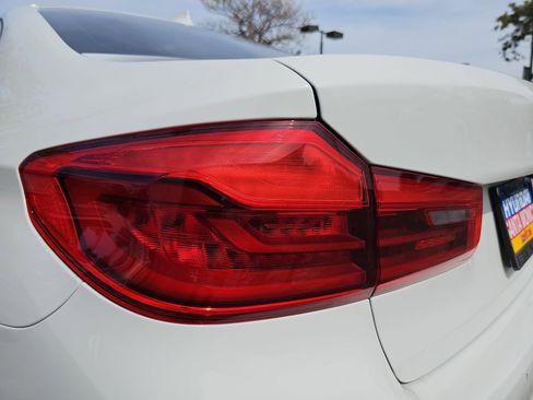 Used 2019 BMW 540i w/ Convenience Package image 40