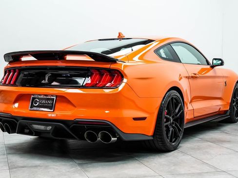 Used 2020 Ford Mustang Shelby GT500 w/ Technology Package RWD image 12