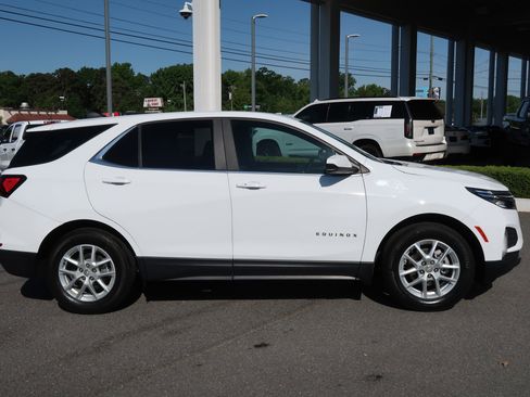 Used 2023 Chevrolet Equinox LT FWD image 11