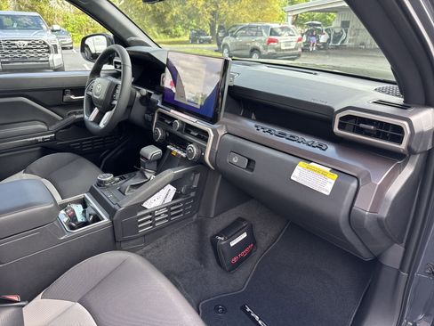 New 2025 Toyota Tacoma 4x4 Double Cab image 36