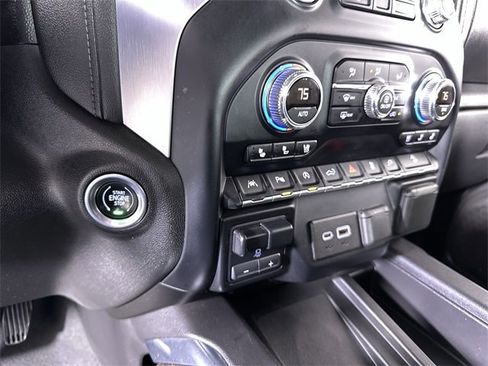 Used 2019 GMC Sierra 1500 SLT image 17