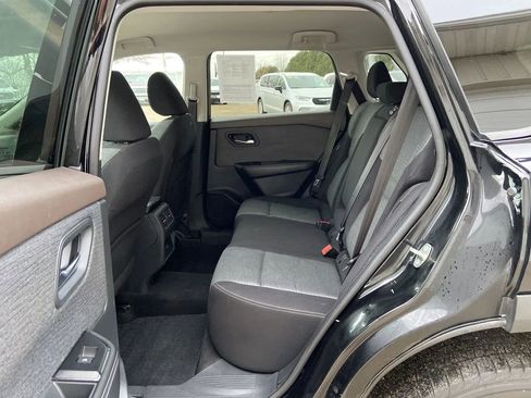 Used 2021 Nissan Rogue SV image 23