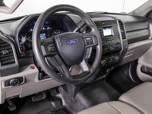 Used 2020 Ford F250 XL w/ Power Equipment Group RWD image 5