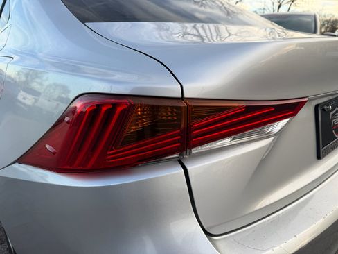 Used 2018 Lexus IS 300 image 18
