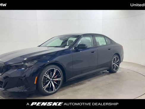 Used 2026 BMW 530i w/ M Sport Package RWD image 4
