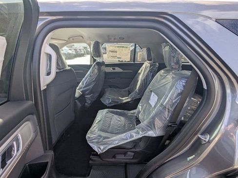 New 2026 Ford Explorer Active RWD image 15