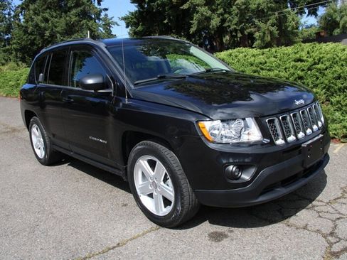 Used 2011 Jeep Compass Limited AWD/4WD image 2