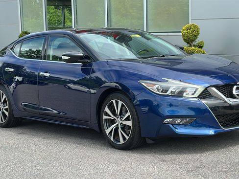 Used 2017 Nissan Maxima Platinum FWD image 2