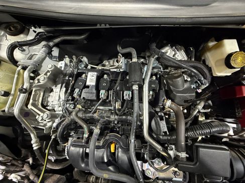 Used 2025 Nissan Kicks SR FWD image 22