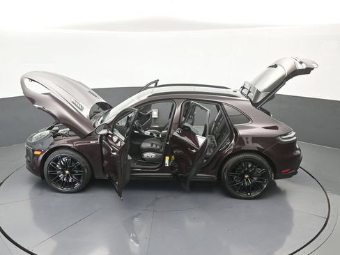 Used 2025 Porsche Macan GTS AWD/4WD image 70