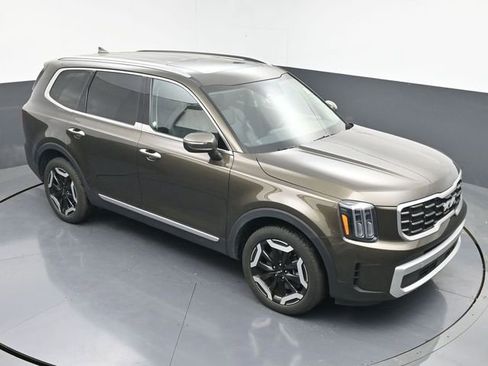 Used 2025 Kia Telluride S FWD image 33