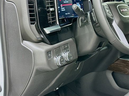 New 2026 GMC Sierra 1500 Elevation image 10