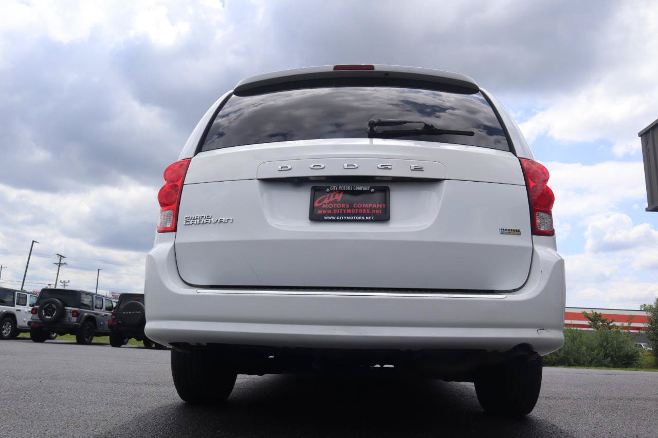 Used 2019 Dodge Grand Caravan SE w/ UConnect Hands-Free Group FWD image 13