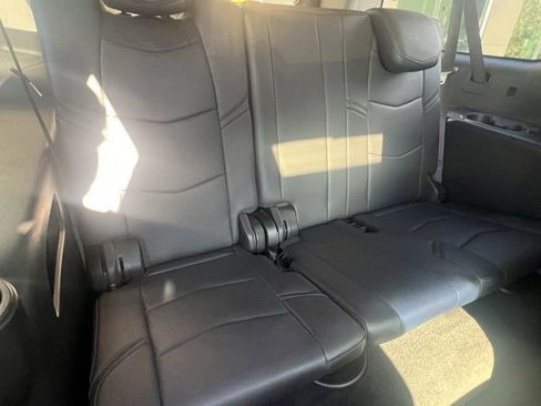 Used 2019 Cadillac Escalade ESV Premium Luxury image 28