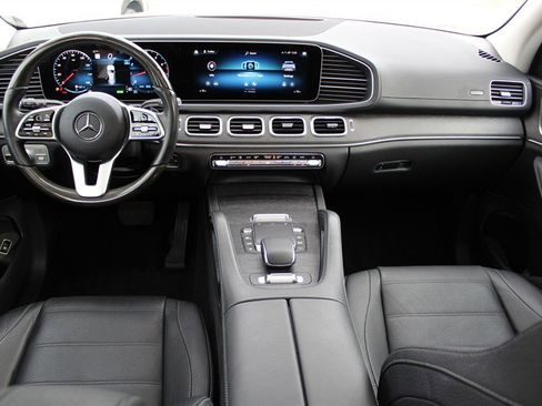 Used 2022 Mercedes-Benz GLS 450 4MATIC image 32