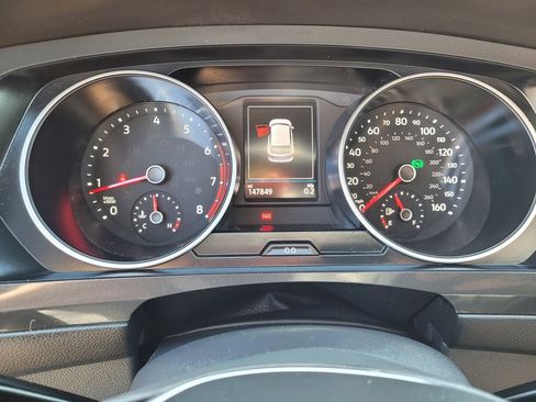 Used 2018 Volkswagen Tiguan SEL w/ R-Line Package AWD/4WD image 24
