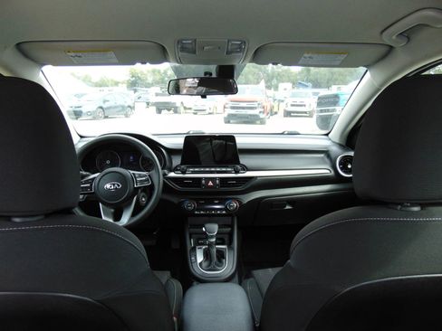 Used 2019 Kia Forte LXS image 9