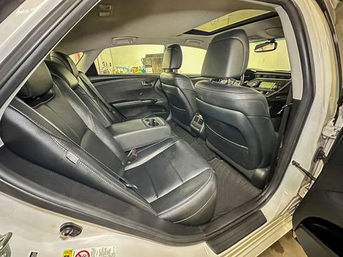 Used 2014 Toyota Avalon XLE Touring FWD image 27