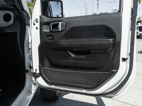 Used 2024 Jeep Wrangler Sahara image 38