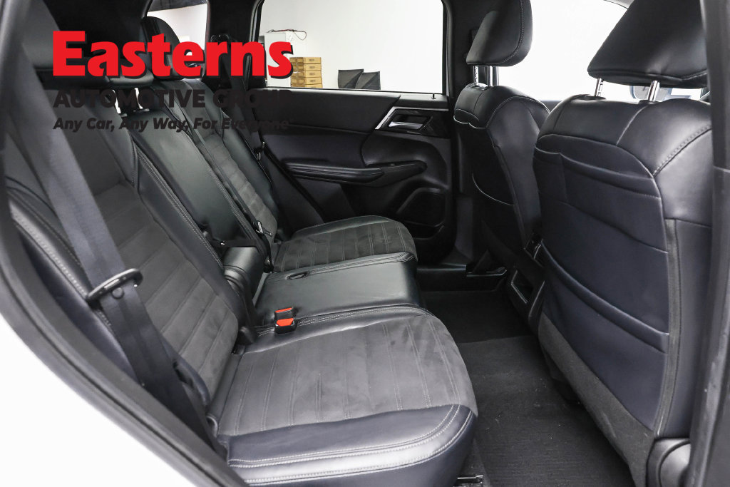 Used 2024 Mitsubishi Outlander SE FWD image 23