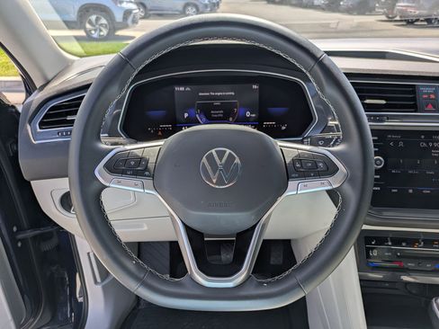 Used 2022 Volkswagen Tiguan SE AWD/4WD image 20