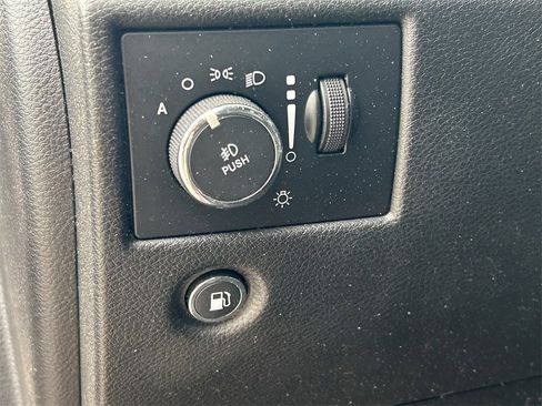 Used 2021 Jeep Grand Cherokee Limited w/ Luxury Group II image 28