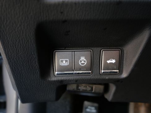 Used 2012 INFINITI M37 w/ Sport Pkg RWD image 25