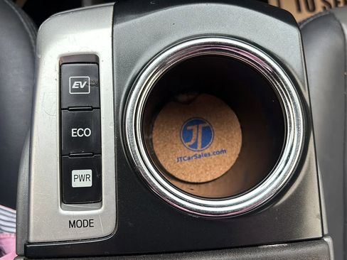 Used 2014 Toyota Prius V Five FWD image 25