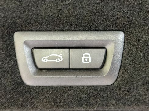 Used 2024 BMW i7 eDrive50 RWD image 12