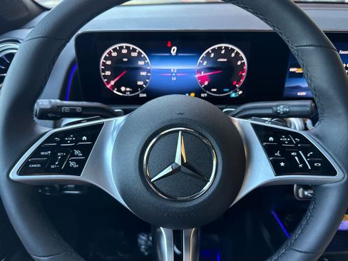 New 2026 Mercedes-Benz GLB 250 image 22
