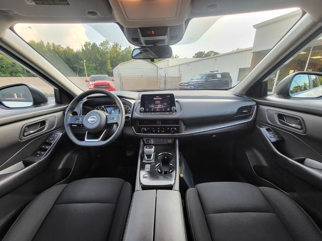 Used 2024 Nissan Rogue S FWD image 13