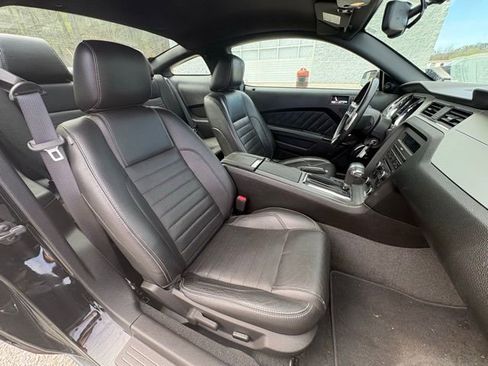 Used 2011 Ford Mustang GT Premium w/ Comfort Pkg image 22