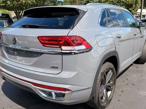 Used 2022 Volkswagen Atlas Cross Sport SEL R-Line AWD/4WD image 5