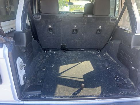 Used 2018 Jeep Wrangler Unlimited Sport S image 17