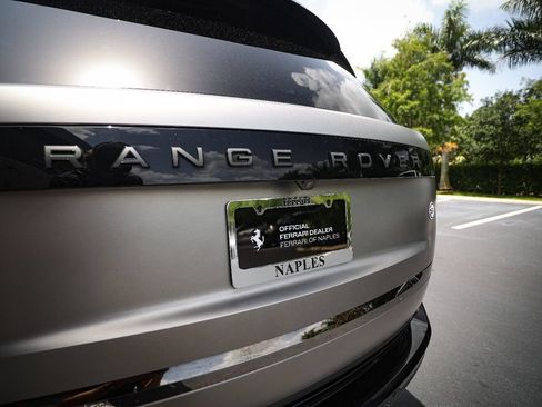 Used 2023 Land Rover Range Rover SV AWD/4WD image 17